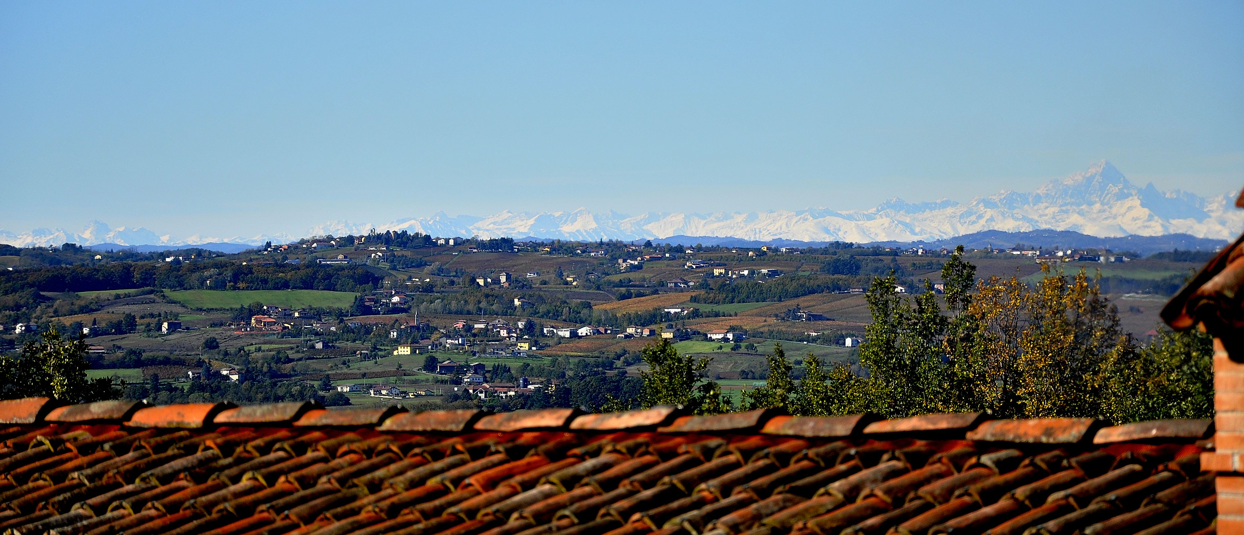 Western view form Le Cascine – in the distance Monviso (3841 m)